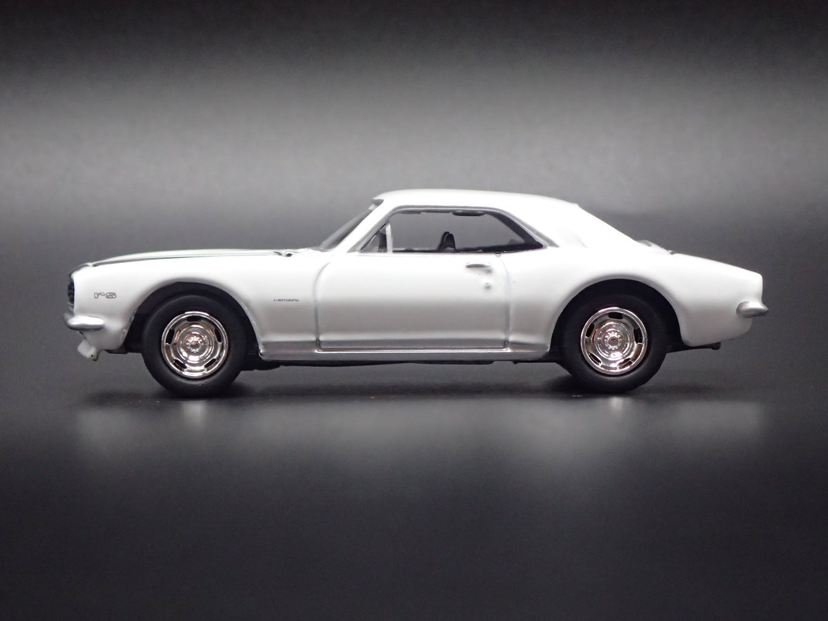 1967 67 CHEVY CHEVROLET CAMARO Z28 WHITE 1:64 SCALE DIORAMA DIECAST MODEL CAR