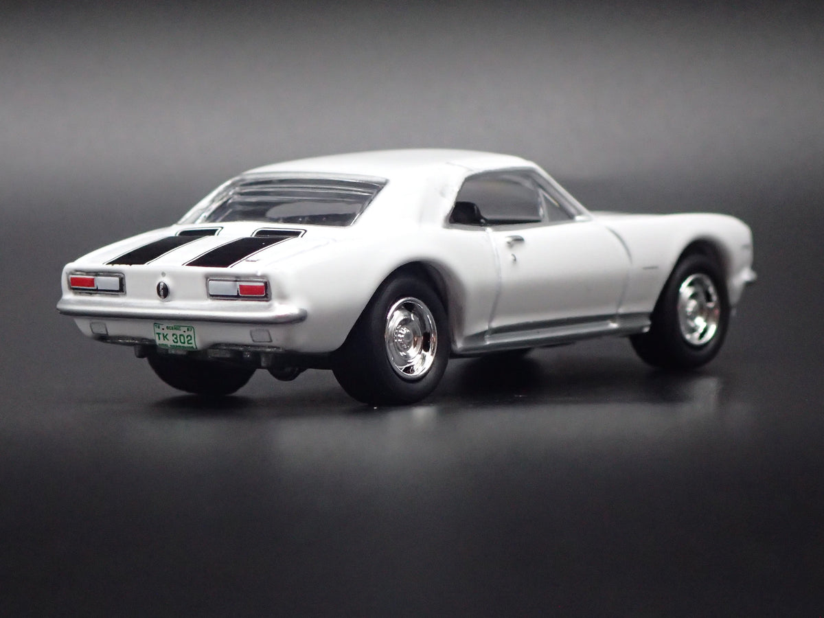 1967 67 CHEVY CHEVROLET CAMARO Z28 WHITE 1:64 SCALE DIORAMA DIECAST MODEL CAR