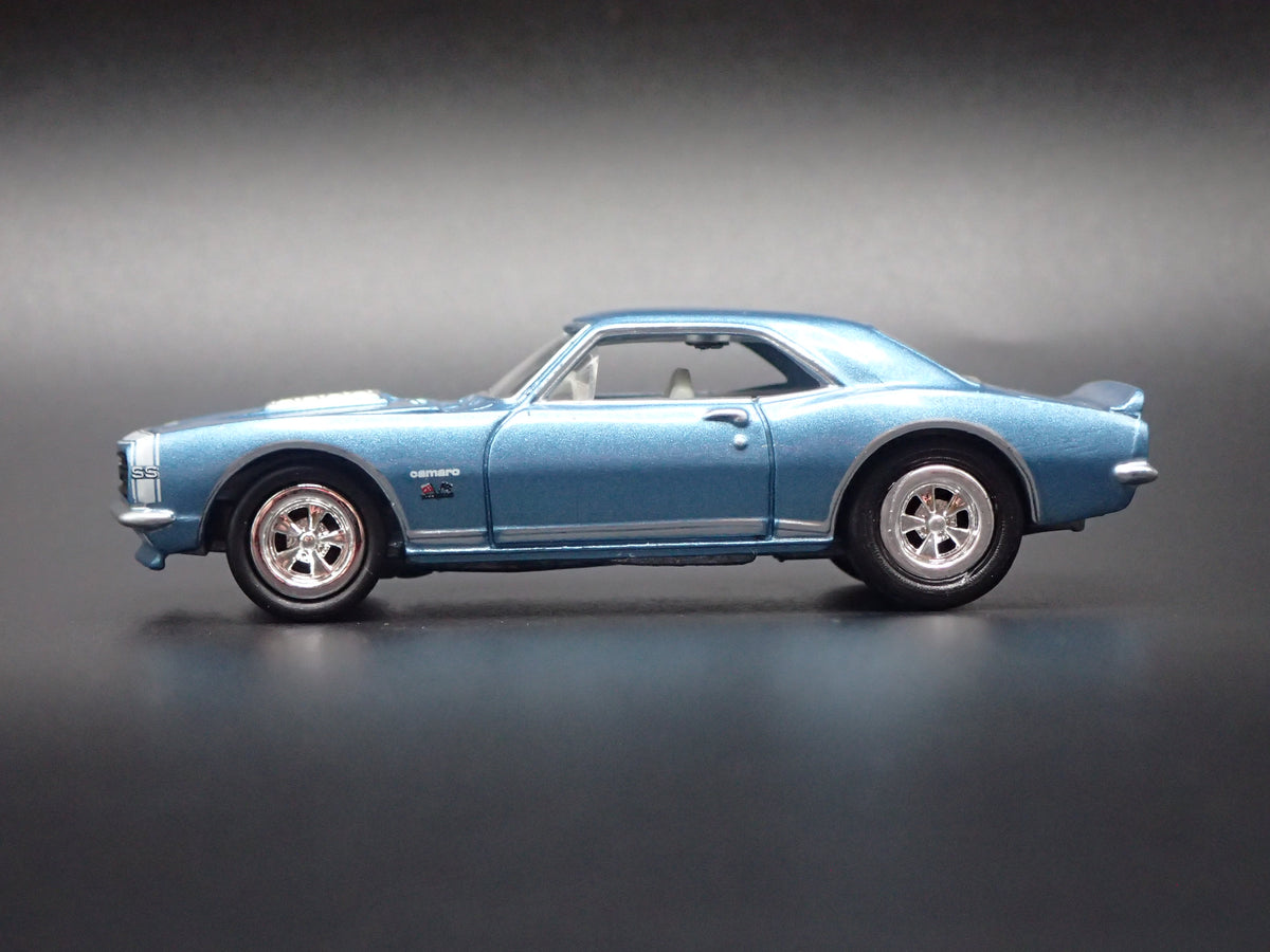 1967 67 CHEVY CHEVROLET CAMARO RS/SS 396 1:64 SCALE DIORAMA DIECAST MODEL CAR