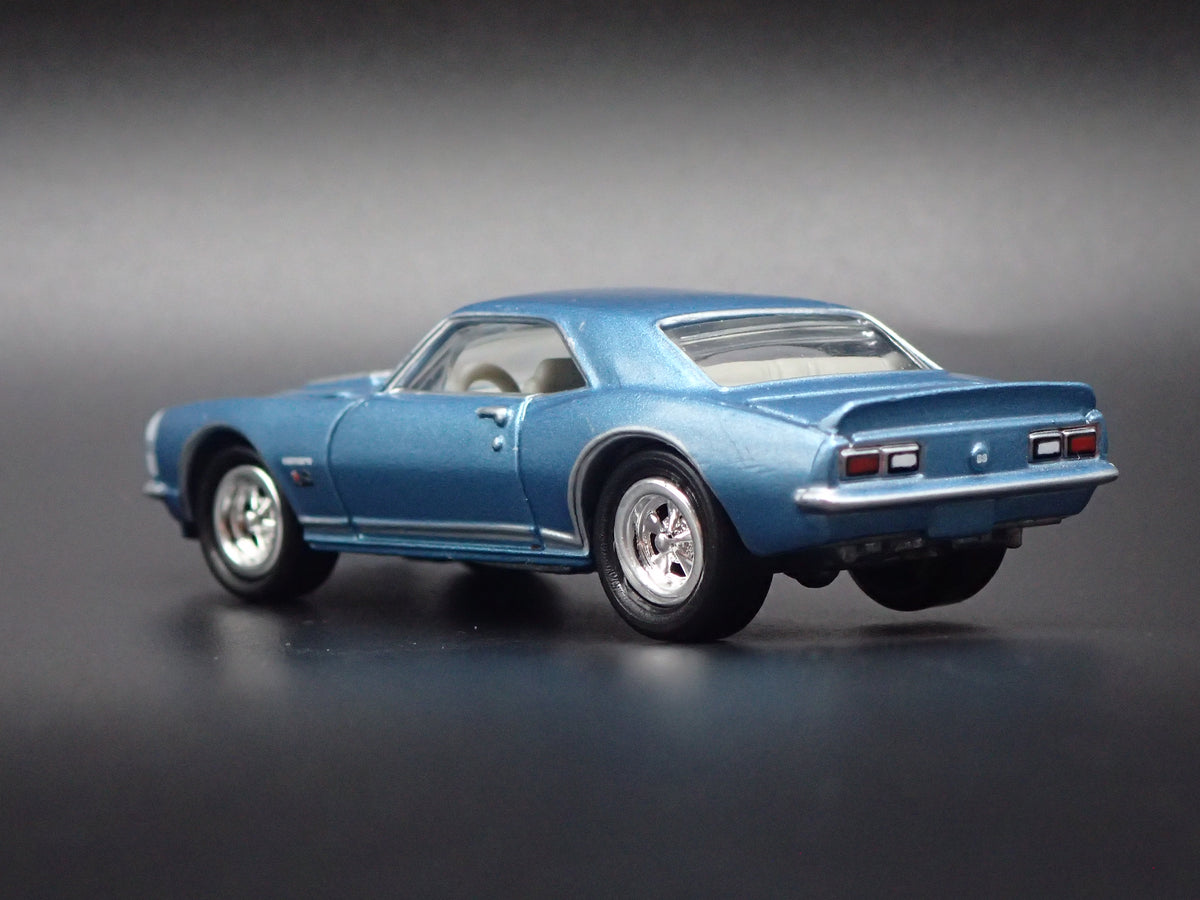 1967 67 CHEVY CHEVROLET CAMARO RS/SS 396 1:64 SCALE DIORAMA DIECAST MODEL CAR
