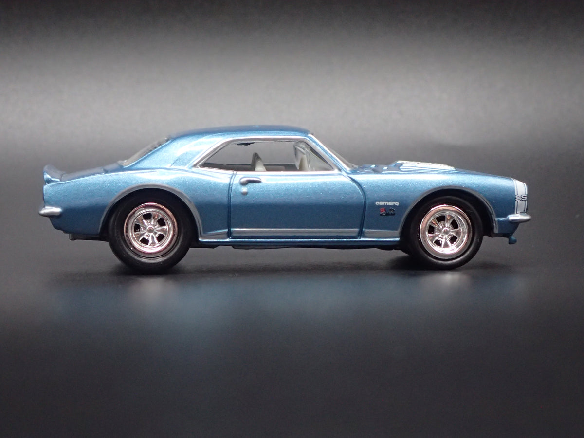 1967 67 CHEVY CHEVROLET CAMARO RS/SS 396 1:64 SCALE DIORAMA DIECAST MODEL CAR