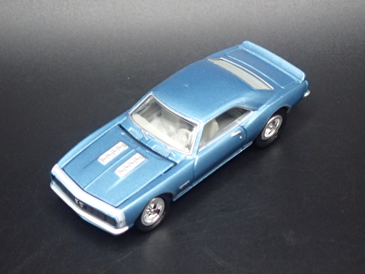 1967 67 CHEVY CHEVROLET CAMARO RS/SS 396 1:64 SCALE DIORAMA DIECAST MODEL CAR