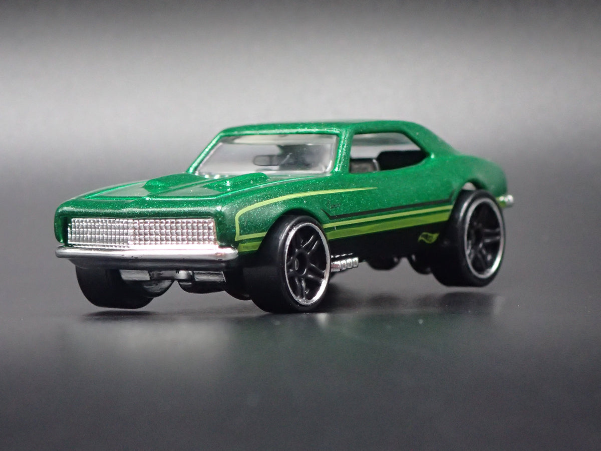 1967 67 CHEVY CHEVROLET CAMARO GREEN 1:64 SCALE DIORAMA DIECAST MODEL CAR