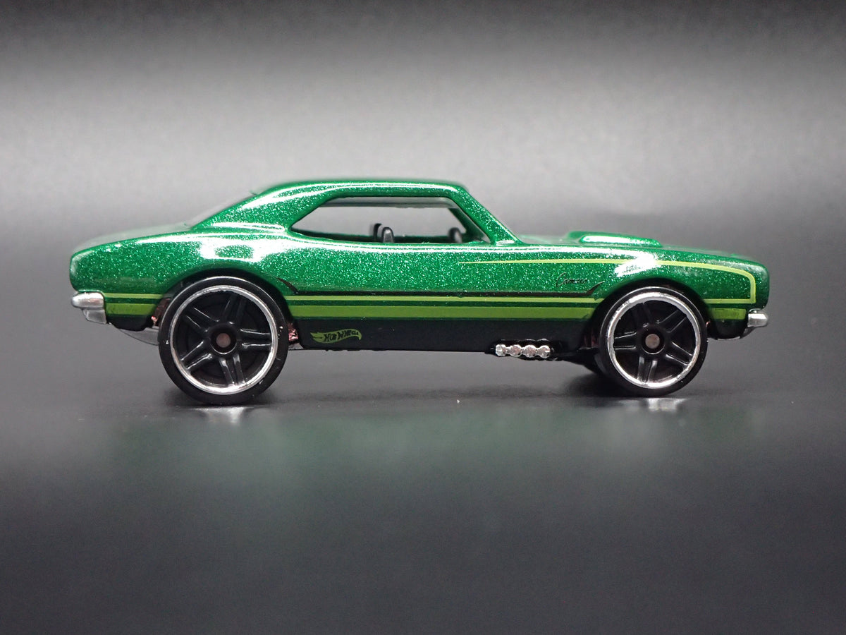 1967 67 CHEVY CHEVROLET CAMARO GREEN 1:64 SCALE DIORAMA DIECAST MODEL CAR