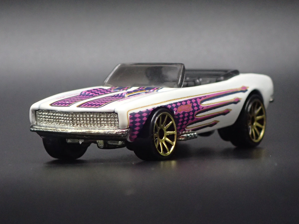 1967 67 CHEVY CHEVROLET CAMARO CONVERTIBLE 1:64 SCALE DIORAMA DIECAST MODEL CAR