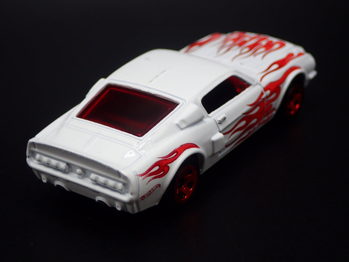 1968 68 FORD MUSTANG SHELBY GT500 FASTBACK 1:64 SCALE DIORAMA DIECAST MODEL CAR
