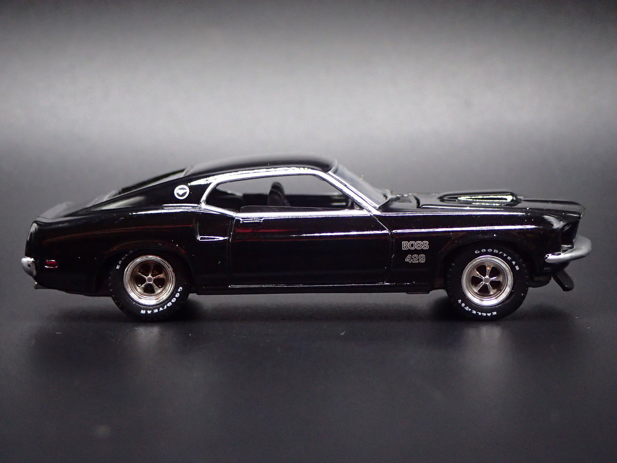 1969 69 FORD MUSTANG BOSS 429 FASTBACK 1/64 SCALE COLLECTIBLE DIECAST MODEL CAR