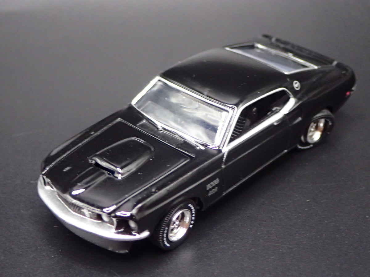 1969 69 FORD MUSTANG BOSS 429 FASTBACK 1/64 SCALE COLLECTIBLE DIECAST MODEL CAR