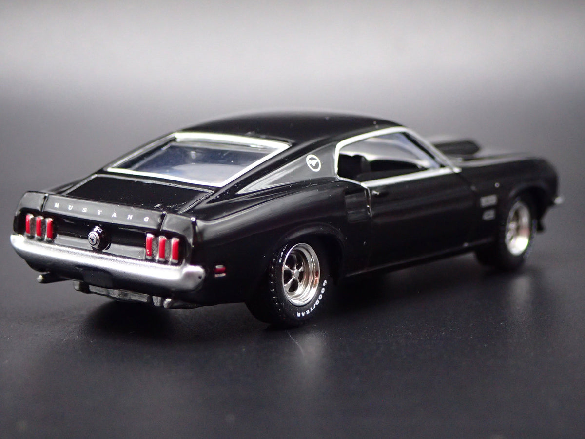 1969 69 FORD MUSTANG BOSS 429 FASTBACK 1/64 SCALE COLLECTIBLE DIECAST MODEL CAR