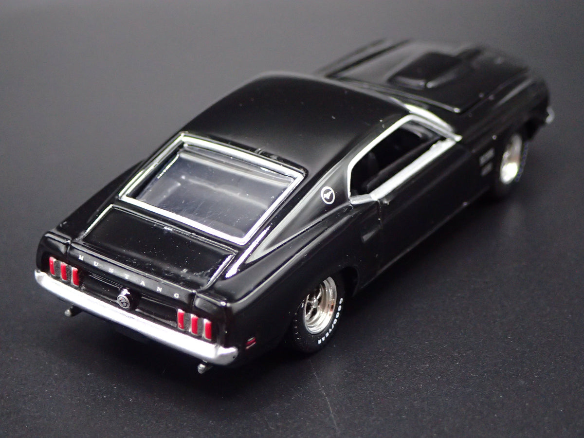1969 69 FORD MUSTANG BOSS 429 FASTBACK 1/64 SCALE COLLECTIBLE DIECAST MODEL CAR