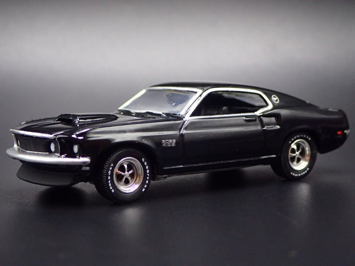 1969 69 FORD MUSTANG BOSS 429 FASTBACK 1/64 SCALE COLLECTIBLE DIECAST MODEL CAR