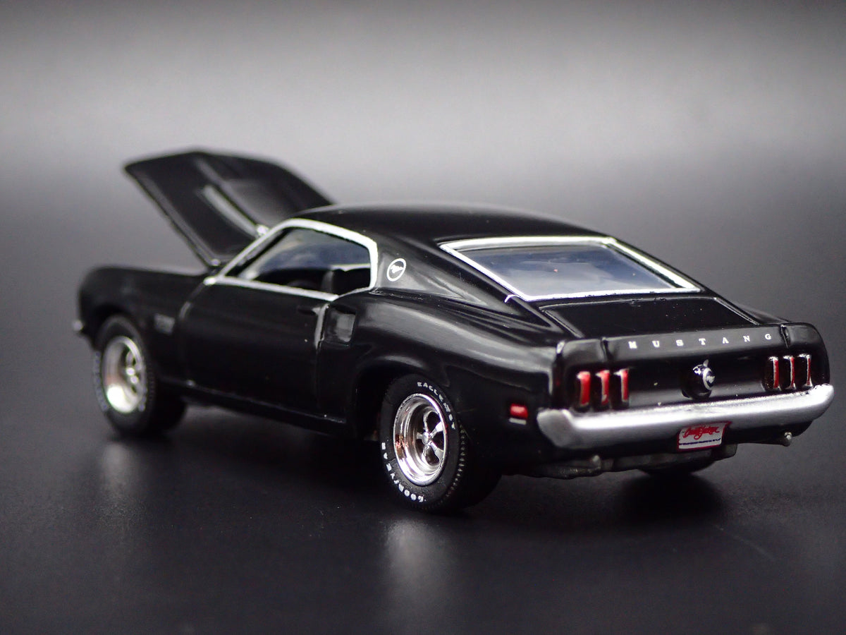 1969 69 FORD MUSTANG BOSS 429 FASTBACK 1/64 SCALE COLLECTIBLE DIECAST MODEL CAR