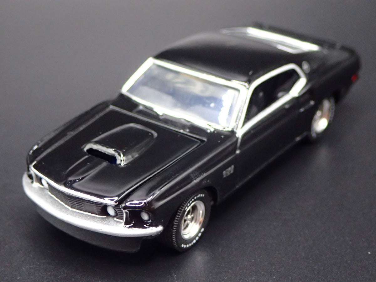 1969 69 FORD MUSTANG BOSS 429 FASTBACK 1/64 SCALE COLLECTIBLE DIECAST MODEL CAR