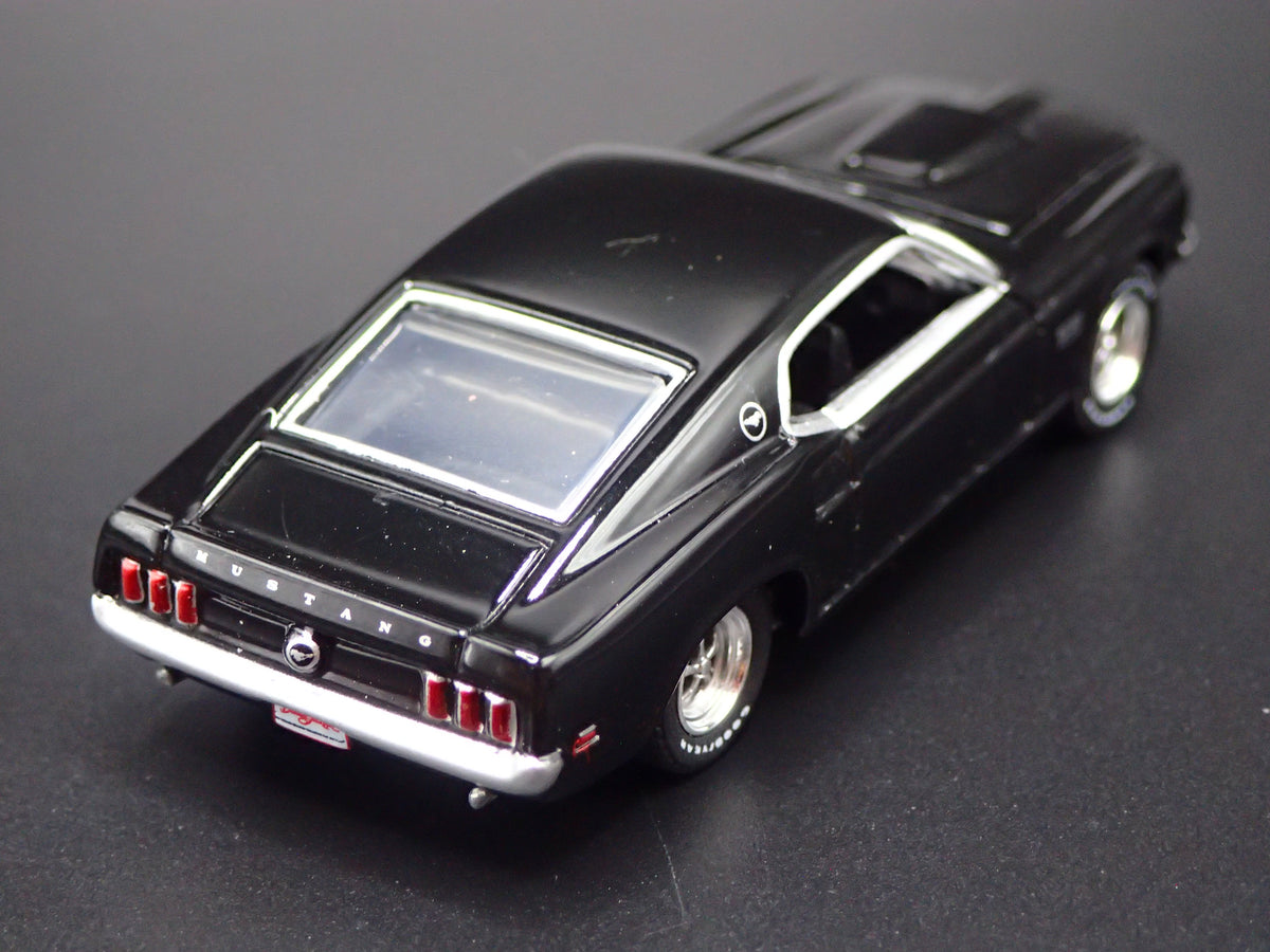 1969 69 FORD MUSTANG BOSS 429 FASTBACK 1/64 SCALE COLLECTIBLE DIECAST MODEL CAR