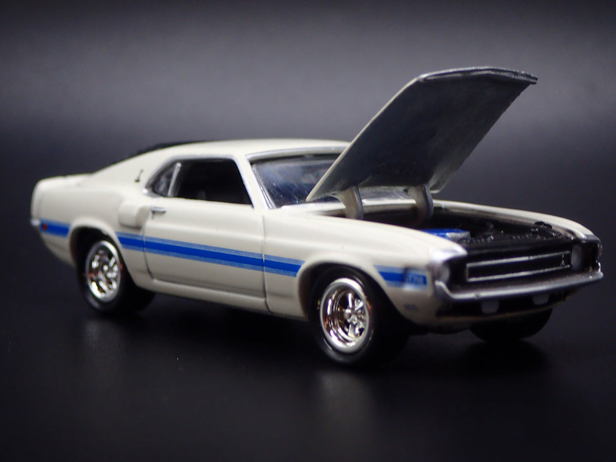 1969 69 FORD MUSTANG SHELBY GT350 FASTBACK WHITE 1/64 SCALE DIECAST MODEL CAR