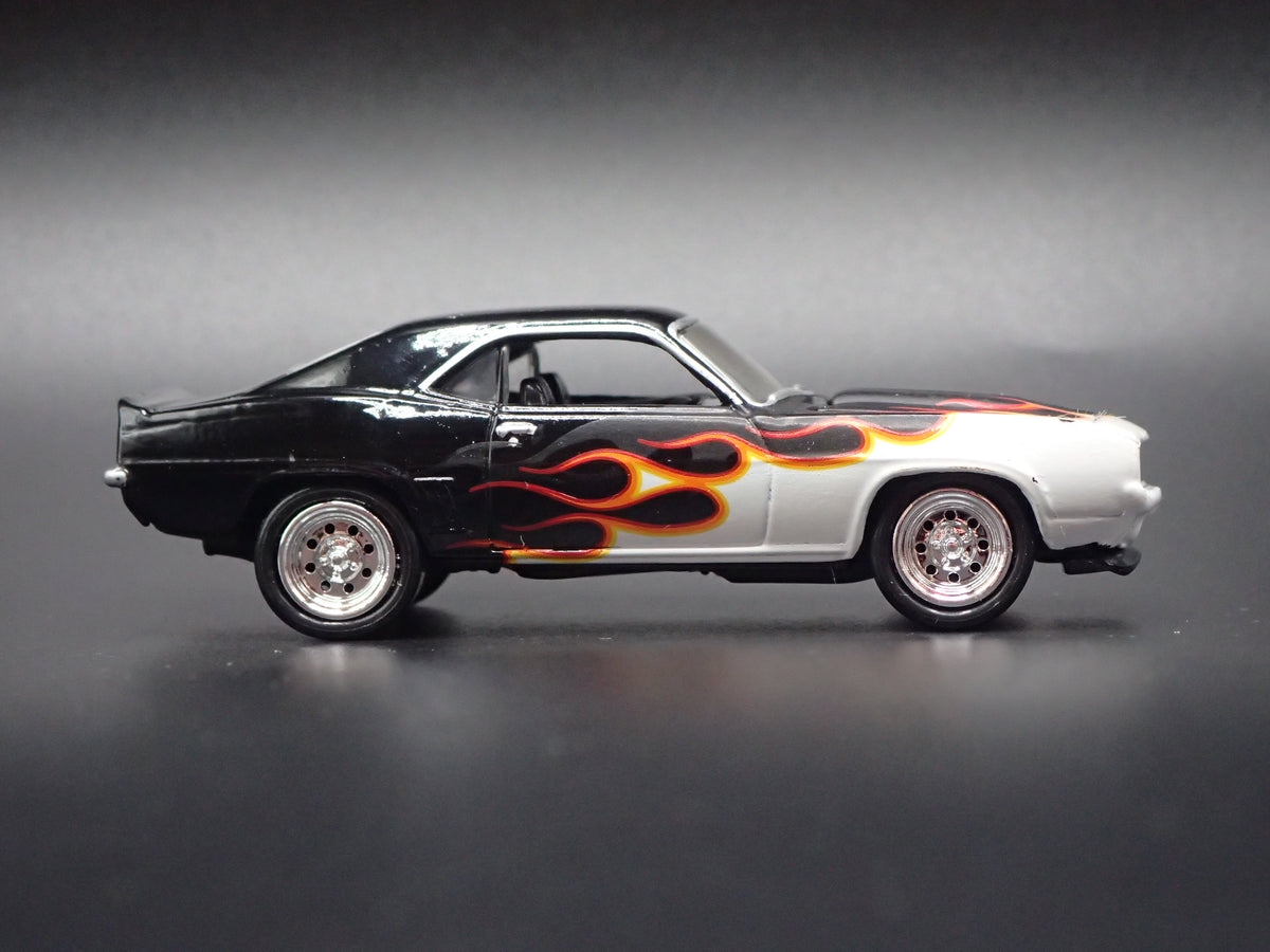 1969 69 CHEVY CHEVROLET CAMARO SS 1:64 SCALE DIORAMA DIECAST MODEL CAR