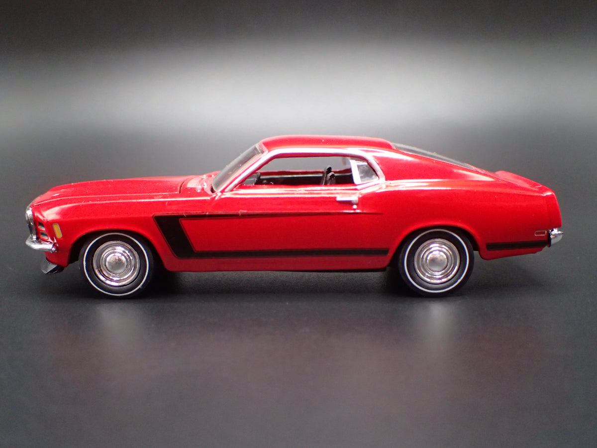 1970 70 FORD MUSTANG GRABBER FASTBACK RED 1:64 SCALE DIORAMA DIECAST MODEL CAR