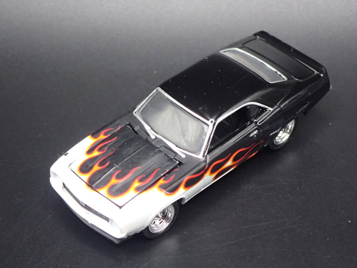 1969 69 CHEVY CHEVROLET CAMARO SS 1:64 SCALE DIORAMA DIECAST MODEL CAR