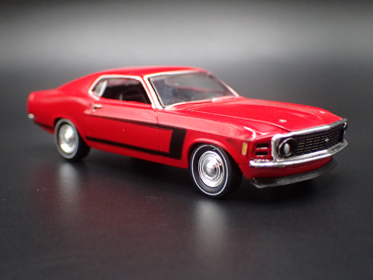1970 70 FORD MUSTANG GRABBER FASTBACK RED 1:64 SCALE DIORAMA DIECAST MODEL CAR