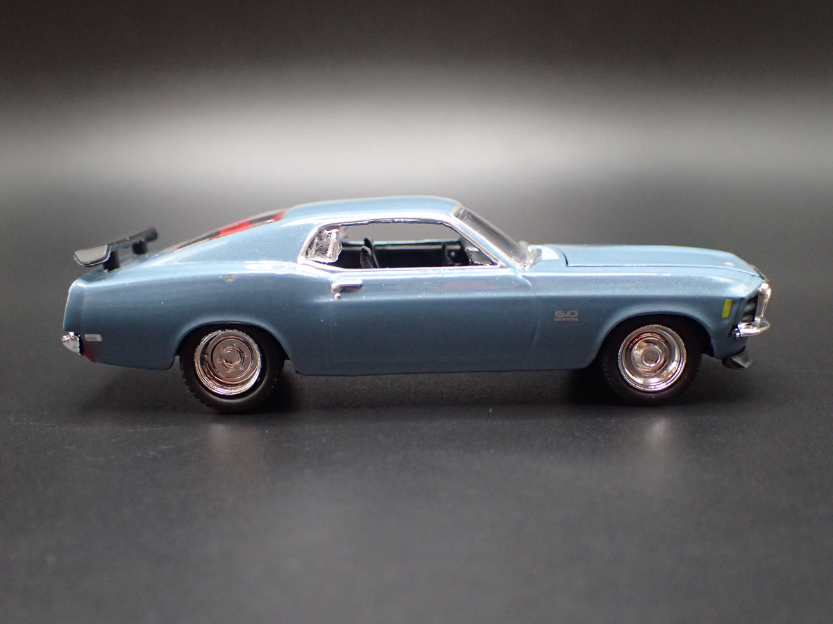 1970 70 FORD MUSTANG FASTBACK BLUE 1:64 SCALE DIORAMA DIECAST MODEL CAR