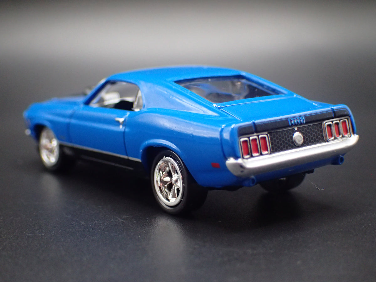 1970 70 FORD MUSTANG MACH 1  1:64 SCALE COLLECTIBLE DIORAMA DIECAST MODEL CAR