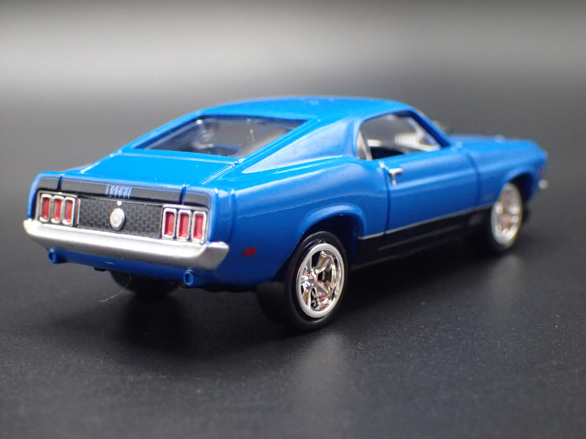 1970 70 FORD MUSTANG MACH 1  1:64 SCALE COLLECTIBLE DIORAMA DIECAST MODEL CAR