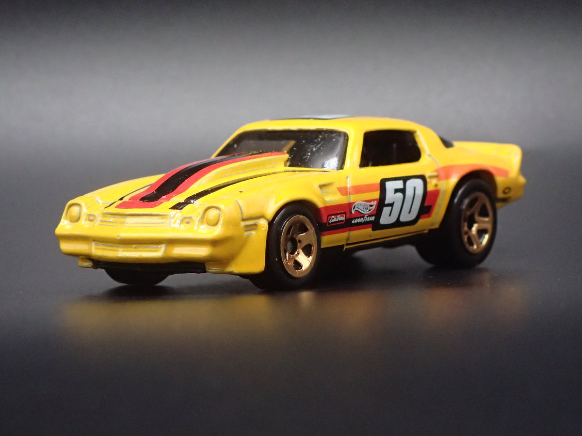 1981 81 CHEVY CHEVROLET CAMARO Z28 YELLOW 1:64 SCALE DIECAST MODEL CAR