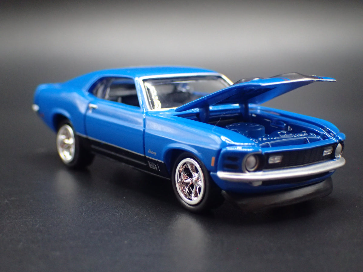 1970 70 FORD MUSTANG MACH 1  1:64 SCALE COLLECTIBLE DIORAMA DIECAST MODEL CAR