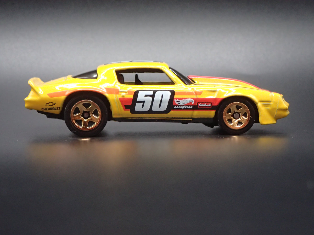 1981 81 CHEVY CHEVROLET CAMARO Z28 YELLOW 1:64 SCALE DIECAST MODEL CAR