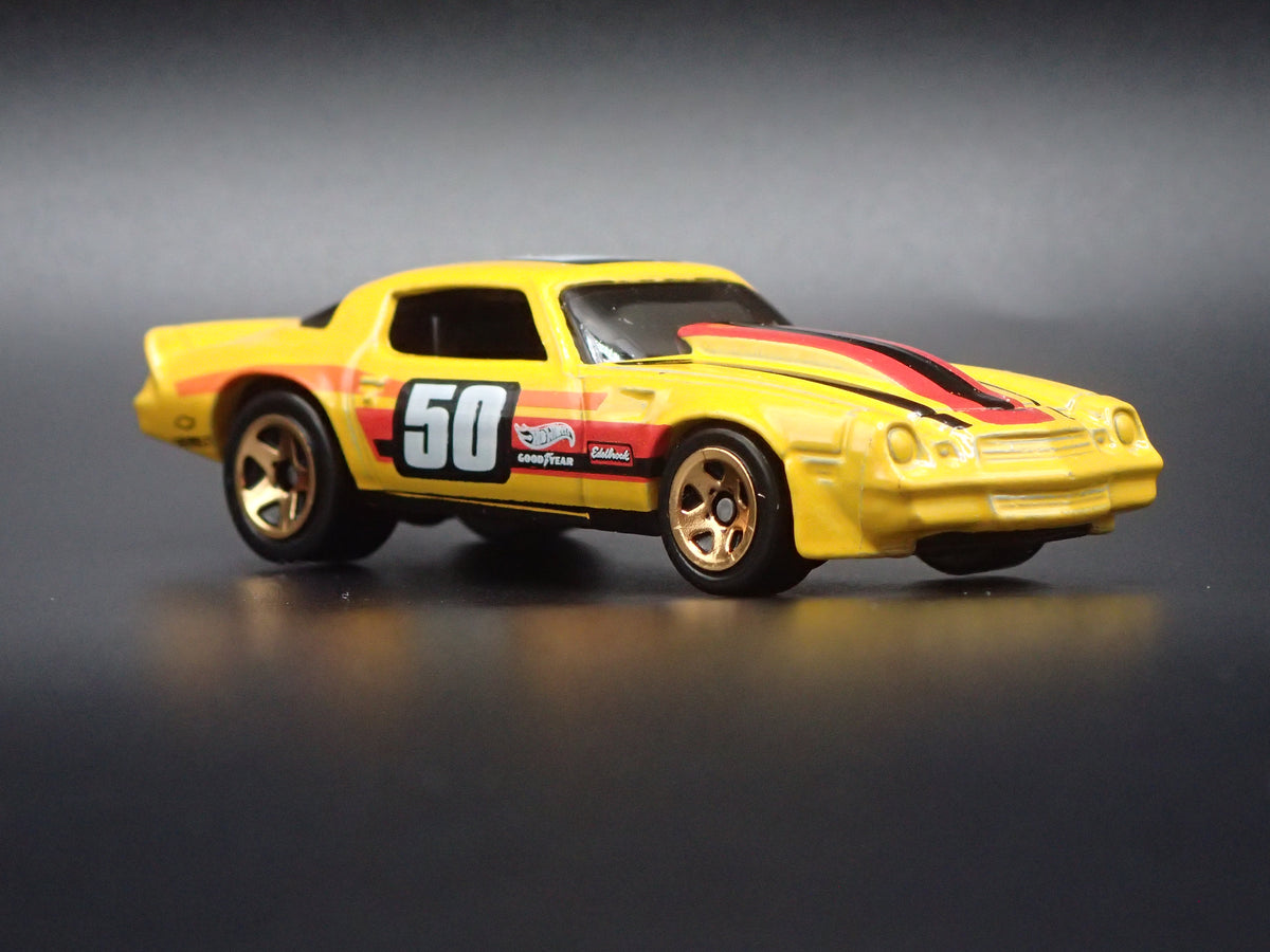 1981 81 CHEVY CHEVROLET CAMARO Z28 YELLOW 1:64 SCALE DIECAST MODEL CAR