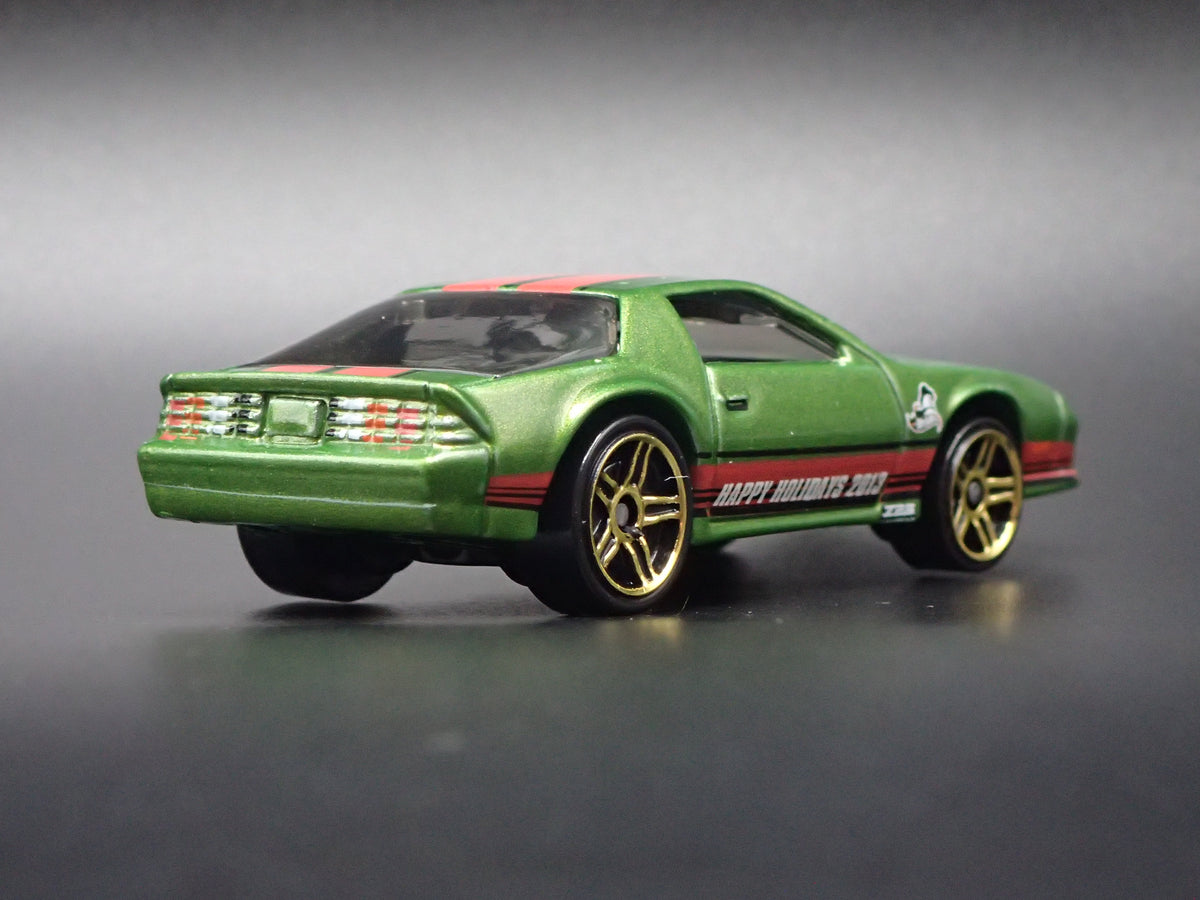 1985 85 CHEVY CHEVROLET CAMARO IROC-Z GREEN 1:64 SCALE DIECAST MODEL CAR