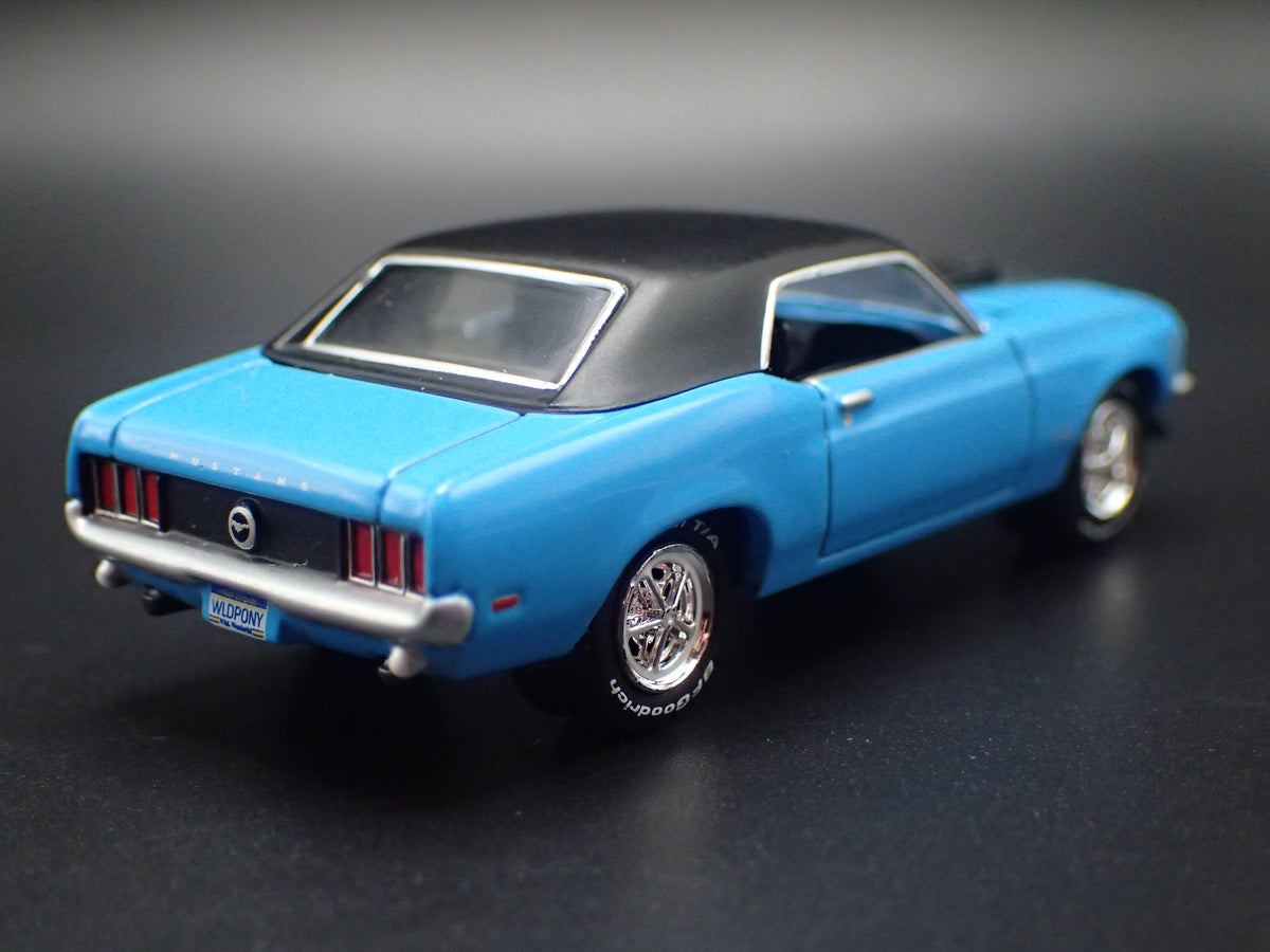 1970 70 FORD MUSTANG COUPE BLUE 1/64 SCALE COLLECTIBLE DIECAST MODEL CAR
