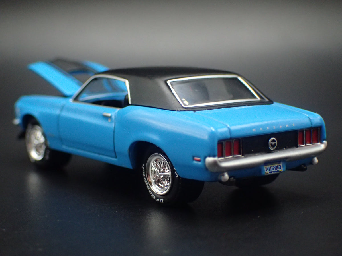 1970 70 FORD MUSTANG COUPE BLUE 1/64 SCALE COLLECTIBLE DIECAST MODEL CAR