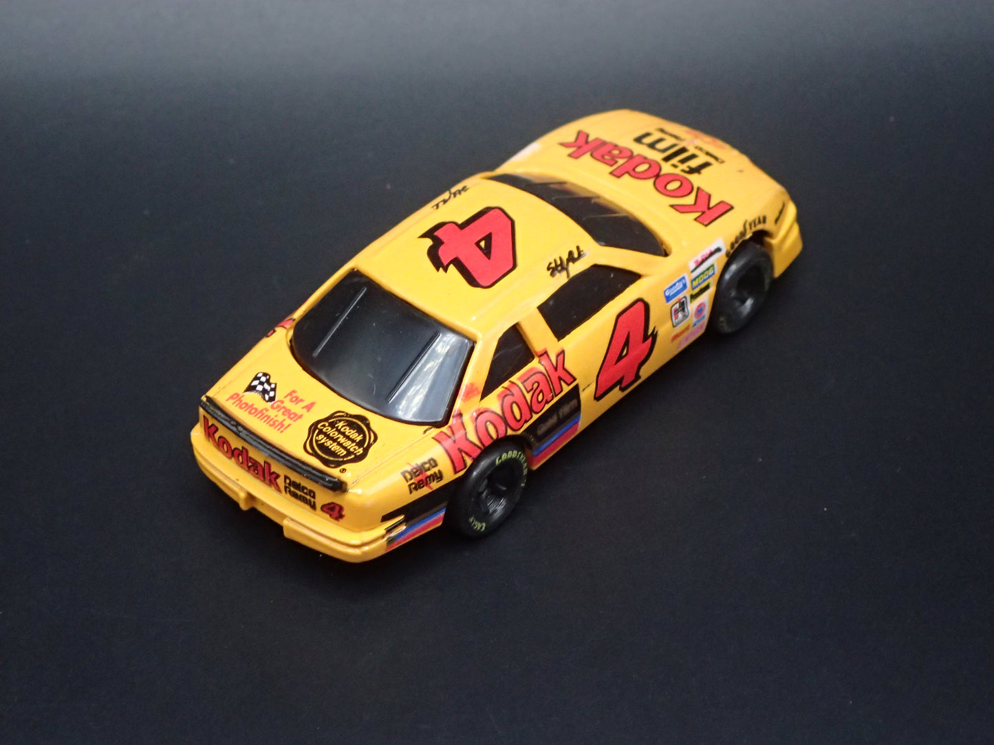 1994 94 CHEVROLET LUMINA 4 STERLING MARLIN NASCAR 1:64 SCALE DIECAST MODEL CAR