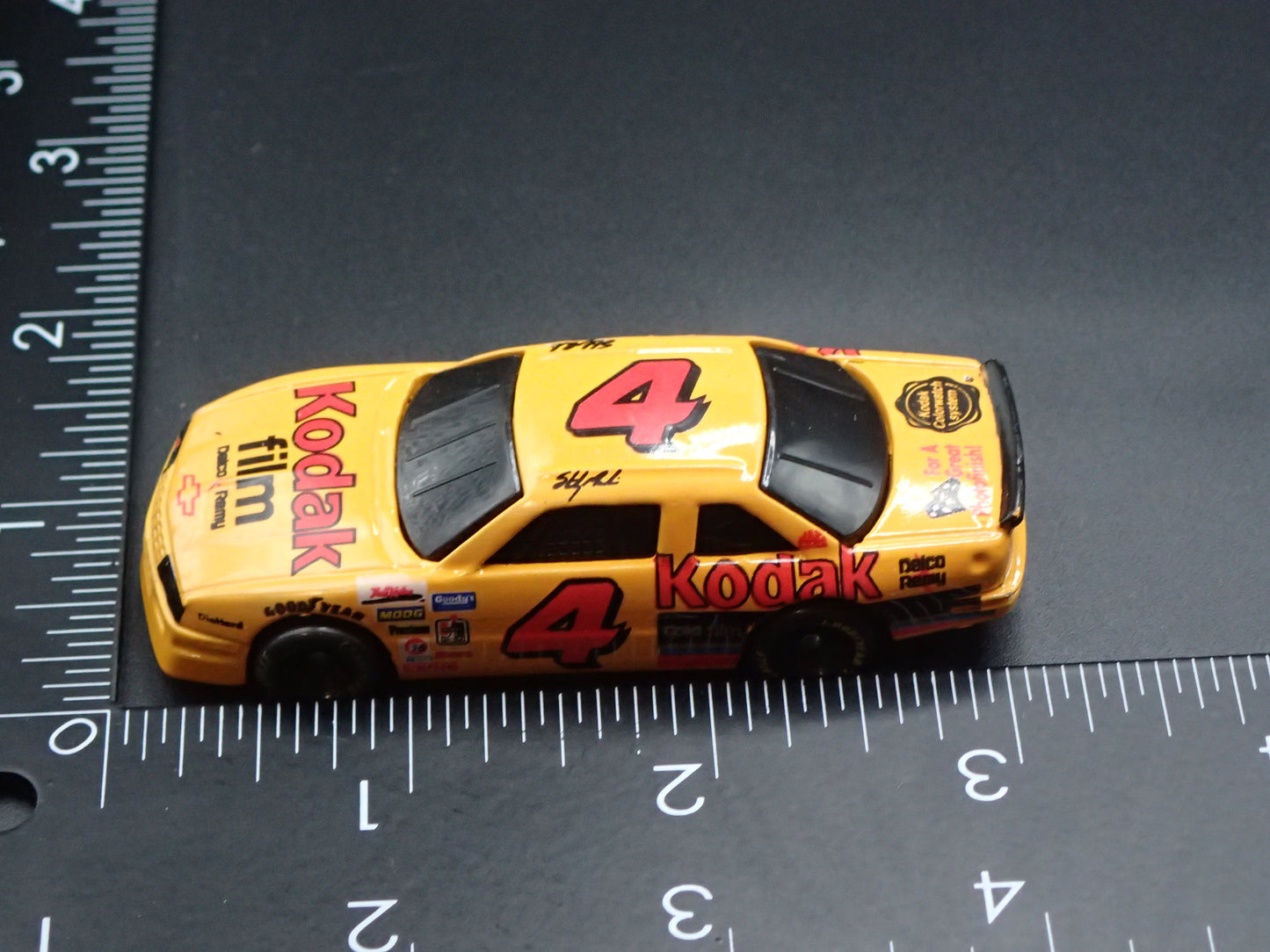 1994 94 CHEVROLET LUMINA 4 STERLING MARLIN NASCAR 1:64 SCALE DIECAST MODEL CAR