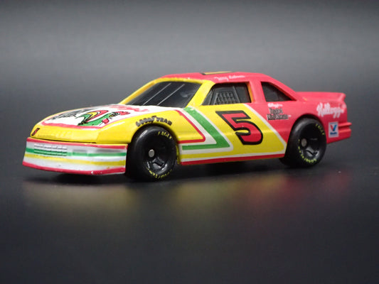1996 CHEVY CHEVROLET MONTE CARLO 5 TERRY LABONTE NASCAR 1:64 DIECAST MODEL CAR