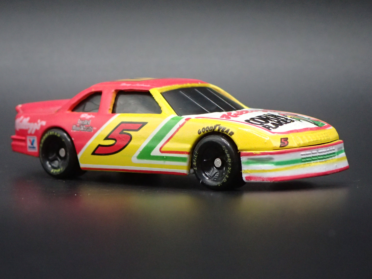 1996 CHEVY CHEVROLET MONTE CARLO 5 TERRY LABONTE NASCAR 1:64 DIECAST MODEL CAR
