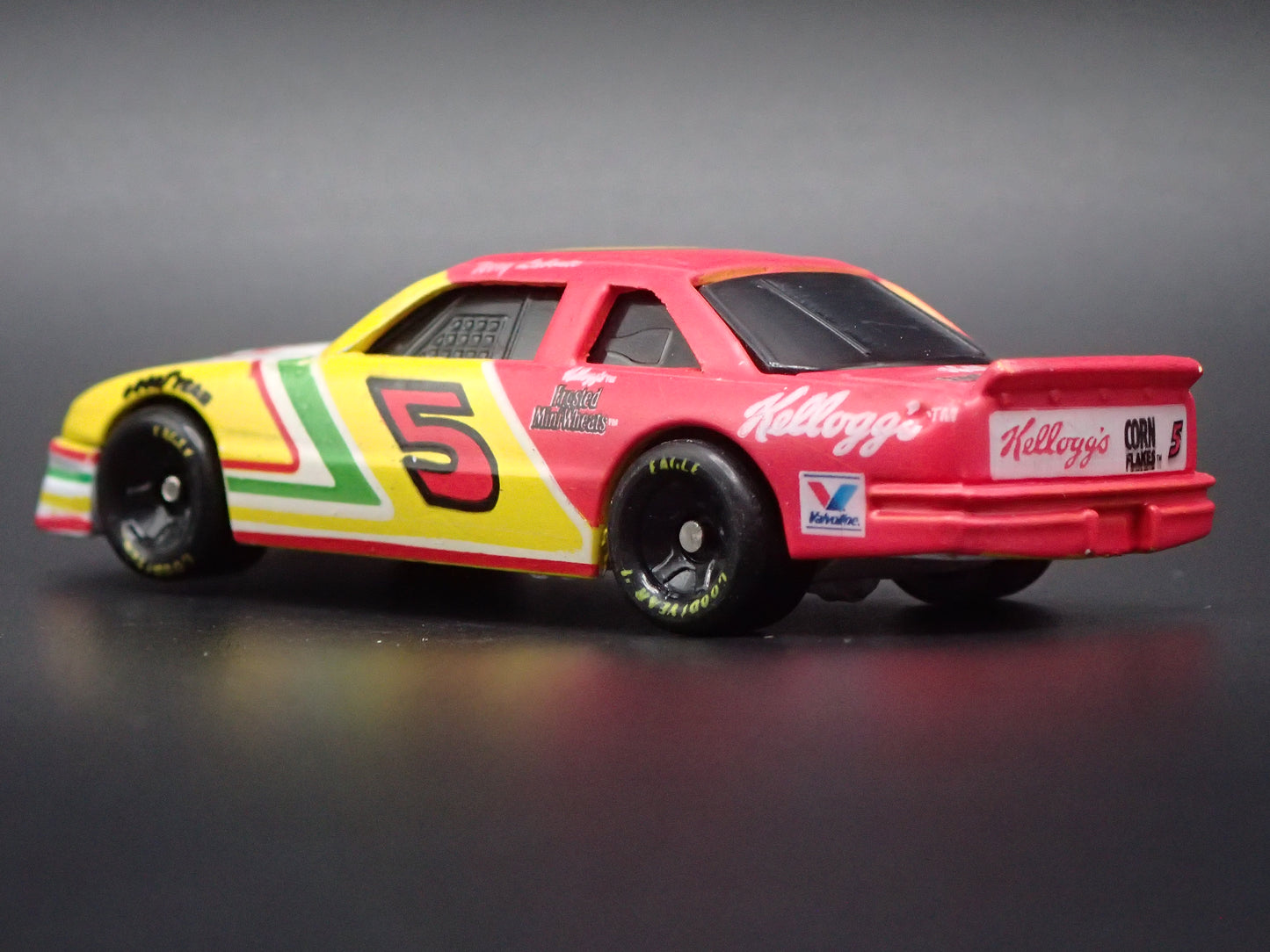 1996 CHEVY CHEVROLET MONTE CARLO 5 TERRY LABONTE NASCAR 1:64 DIECAST MODEL CAR