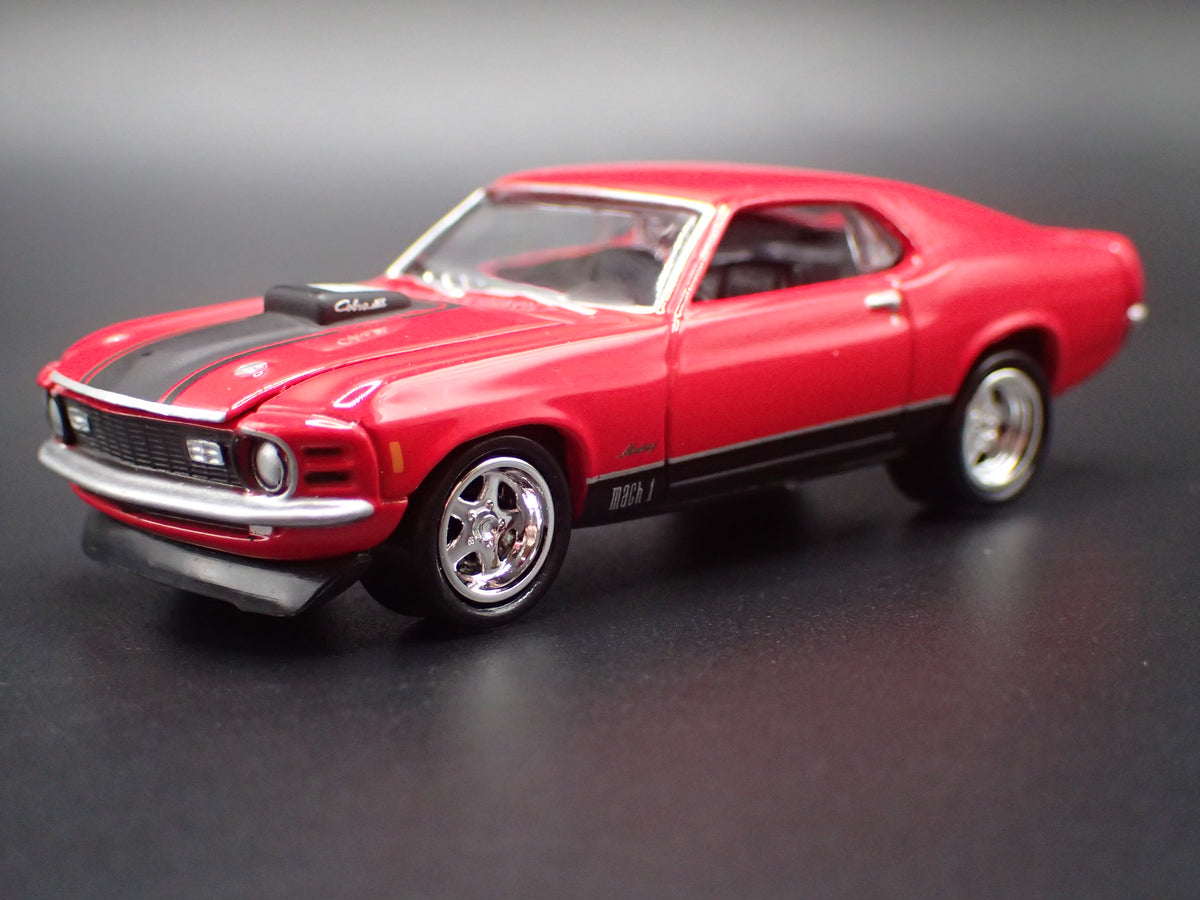 1970 70 FORD MUSTANG MACH 1  1:64 SCALE COLLECTIBLE DIORAMA DIECAST MODEL CAR