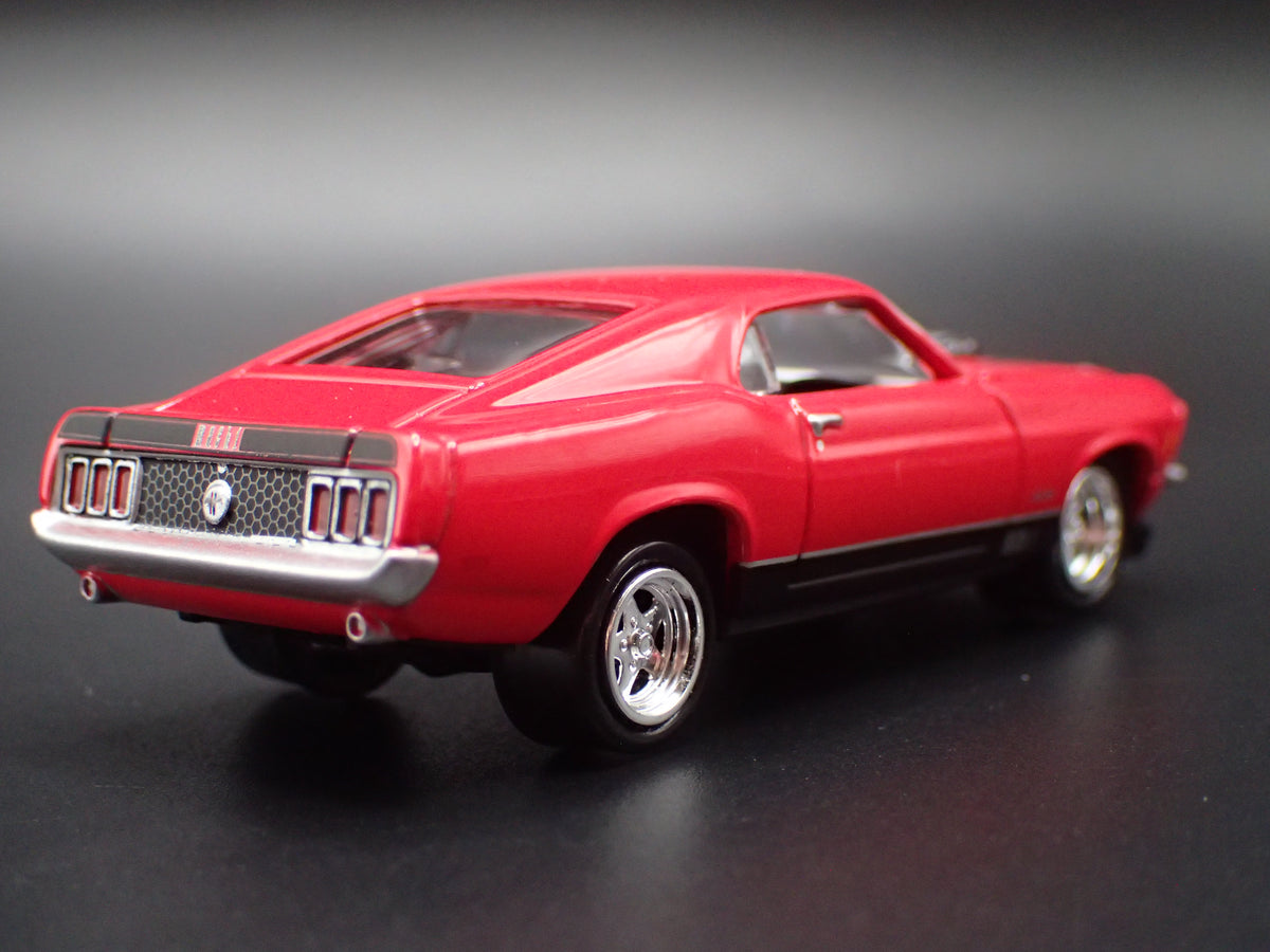 1970 70 FORD MUSTANG MACH 1  1:64 SCALE COLLECTIBLE DIORAMA DIECAST MODEL CAR