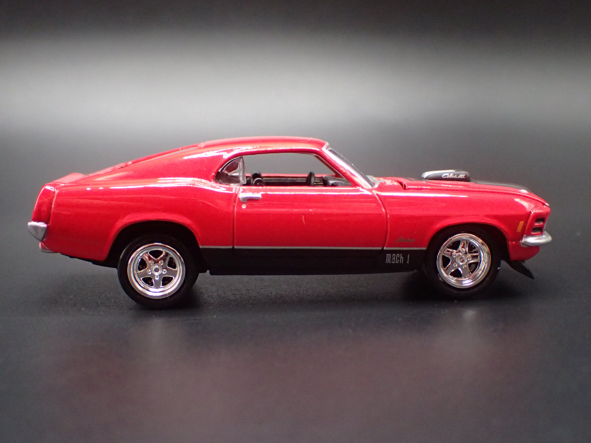 1970 70 FORD MUSTANG MACH 1  1:64 SCALE COLLECTIBLE DIORAMA DIECAST MODEL CAR