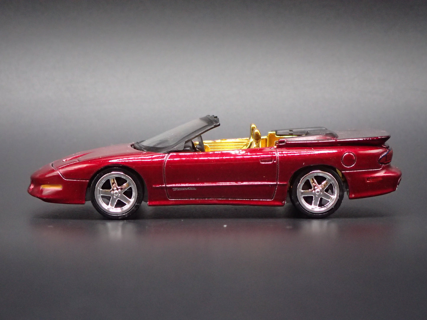 1996 PONTIAC FIREBIRD TA CONVERTIBLE AUTO WORLD ULTRA RED CHASE 1/64 DIECAST CAR
