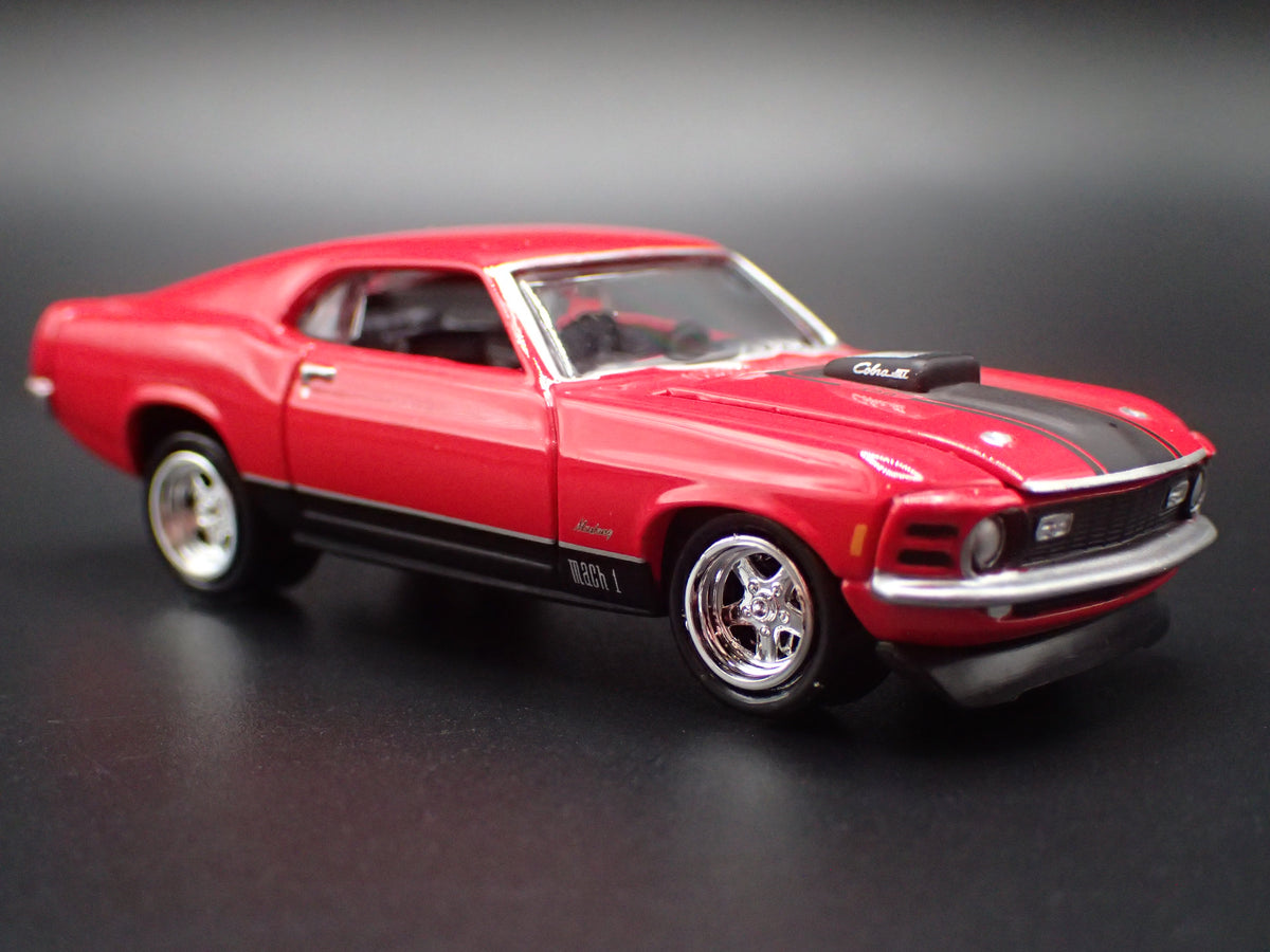 1970 70 FORD MUSTANG MACH 1  1:64 SCALE COLLECTIBLE DIORAMA DIECAST MODEL CAR