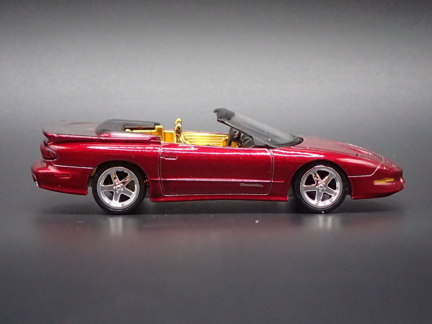 1996 PONTIAC FIREBIRD TA CONVERTIBLE AUTO WORLD ULTRA RED CHASE 1/64 DIECAST CAR