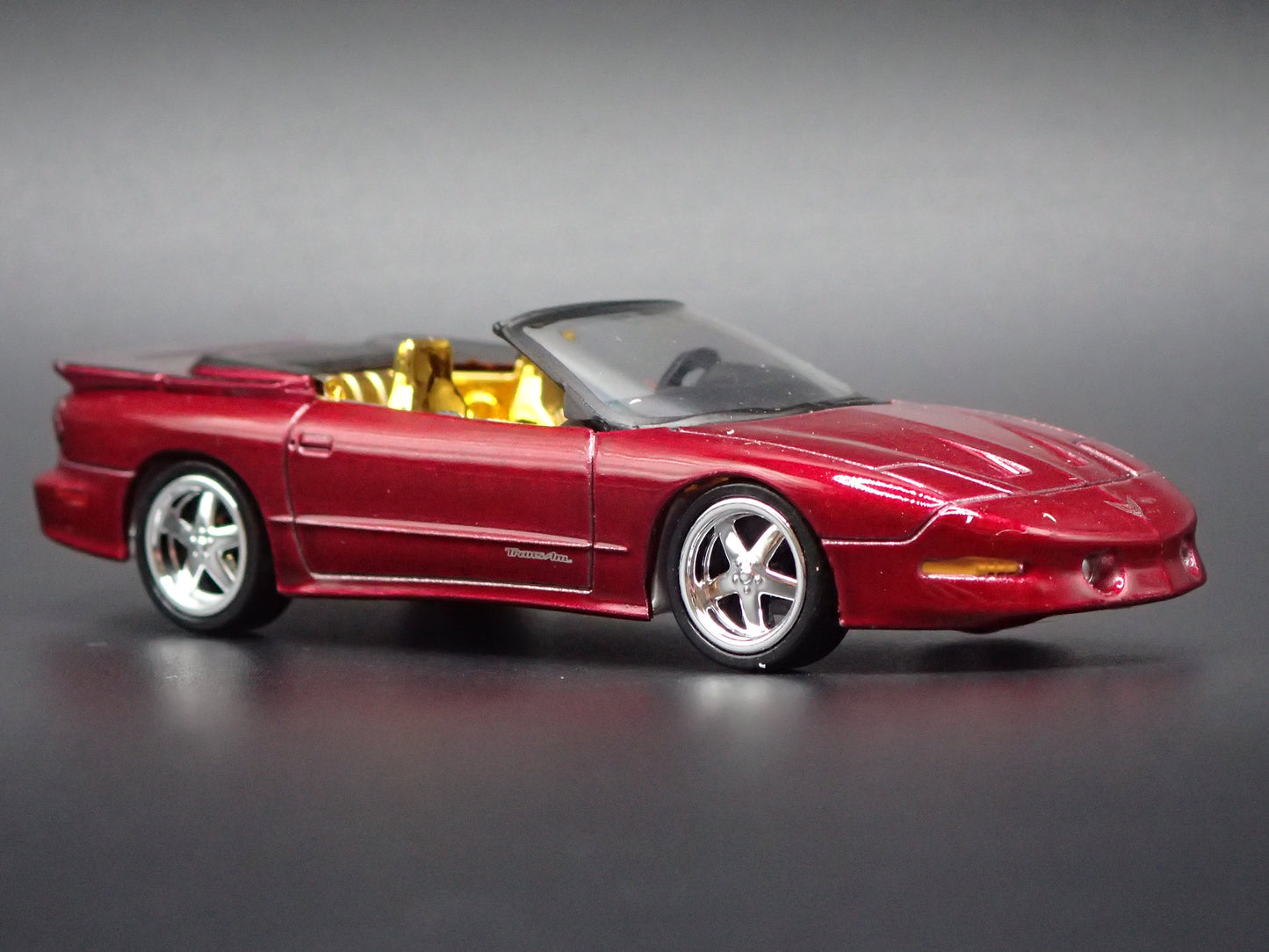 1996 PONTIAC FIREBIRD TA CONVERTIBLE AUTO WORLD ULTRA RED CHASE 1/64 DIECAST CAR