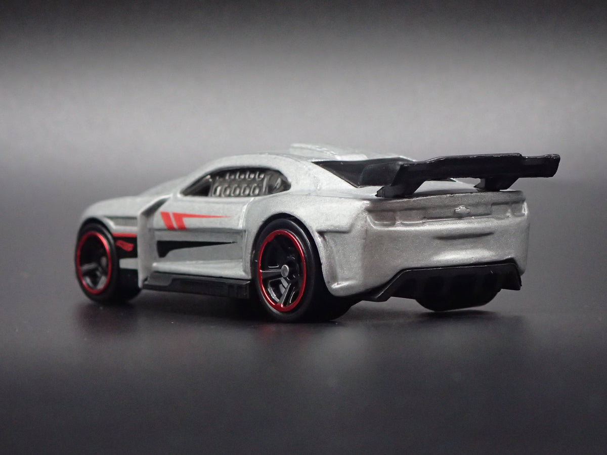 2010-2015 CHEVY CHEVROLET CAMARO SILVER 1:64 SCALE DIORAMA DIECAST MODEL CAR