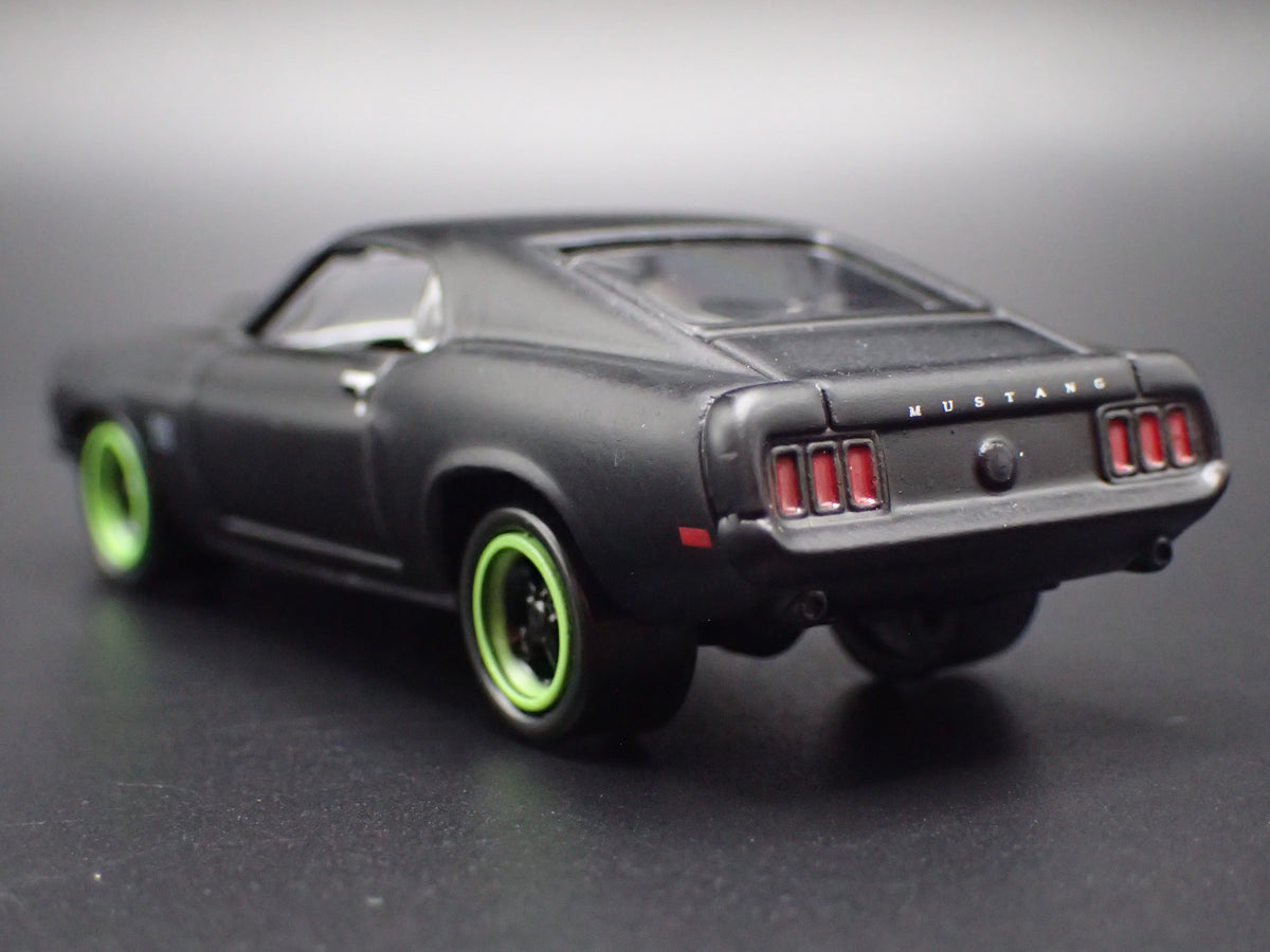 1970 70 FORD MUSTANG BOSS 429 FASTBACK BLACK 1:64 SCALE DIORAMA DIECAST MODEL CAR
