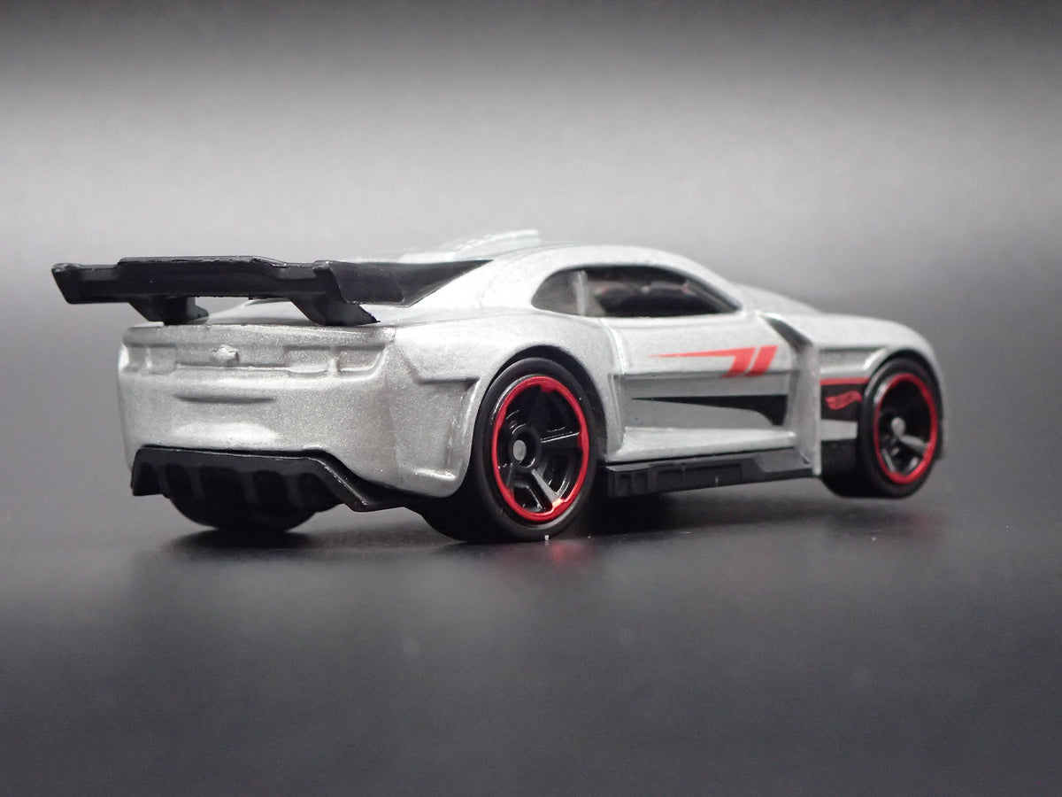 2010-2015 CHEVY CHEVROLET CAMARO SILVER 1:64 SCALE DIORAMA DIECAST MODEL CAR