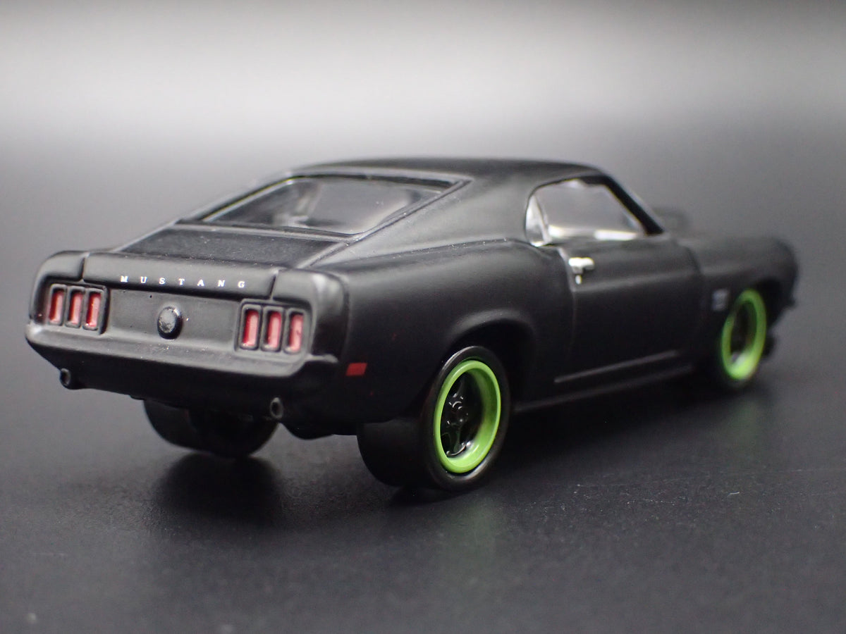 1970 70 FORD MUSTANG BOSS 429 FASTBACK BLACK 1:64 SCALE DIORAMA DIECAST MODEL CAR