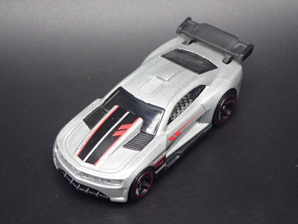 2010-2015 CHEVY CHEVROLET CAMARO SILVER 1:64 SCALE DIORAMA DIECAST MODEL CAR
